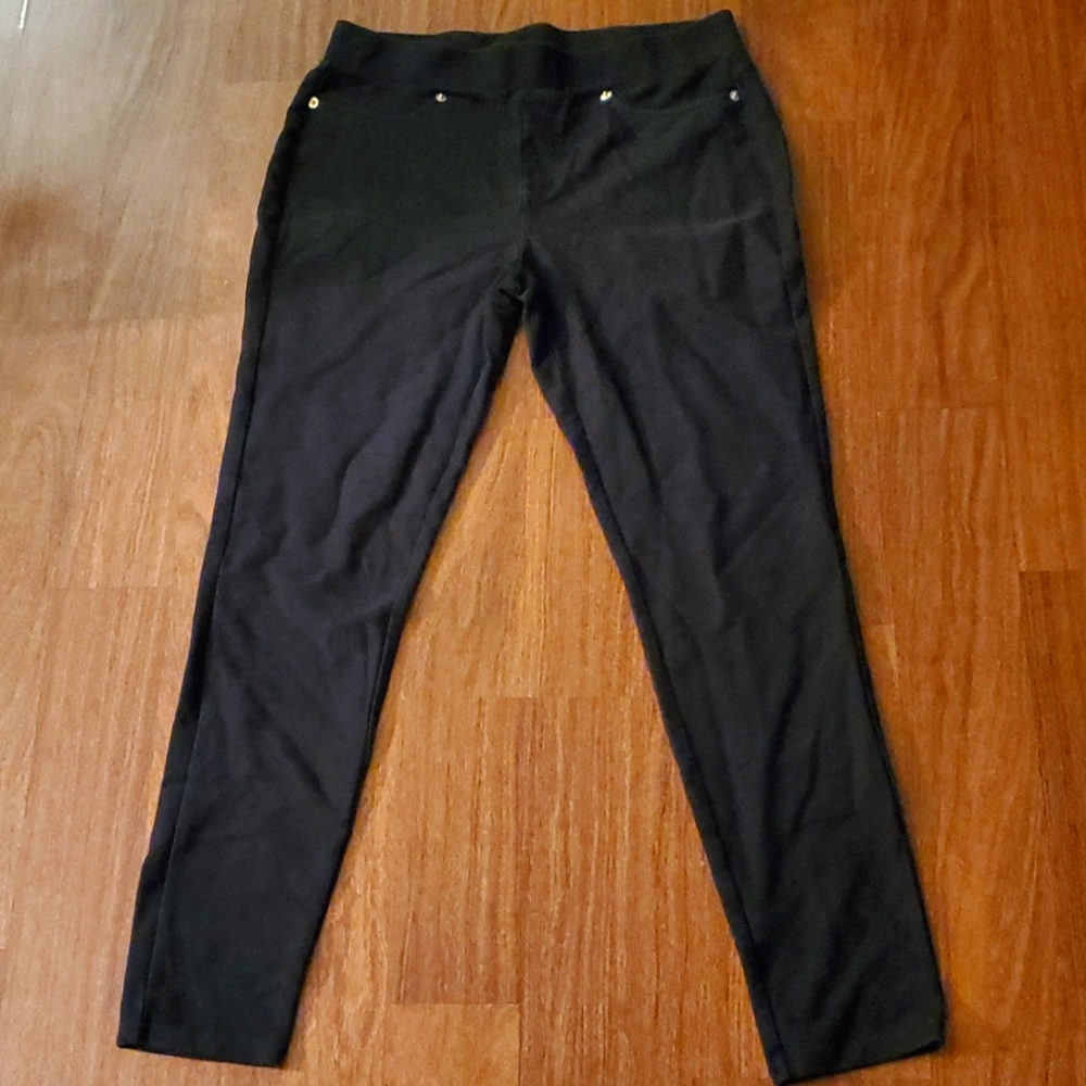 MICHAEL Michael Kors Women's Black Legging Pants - Size Medium